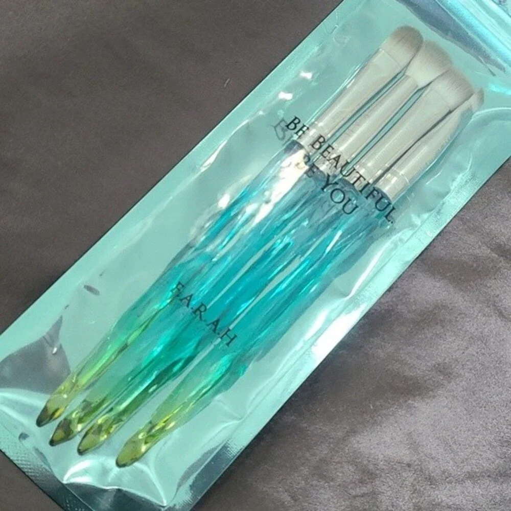 Farah eye brush set (4) nwot faux crystal